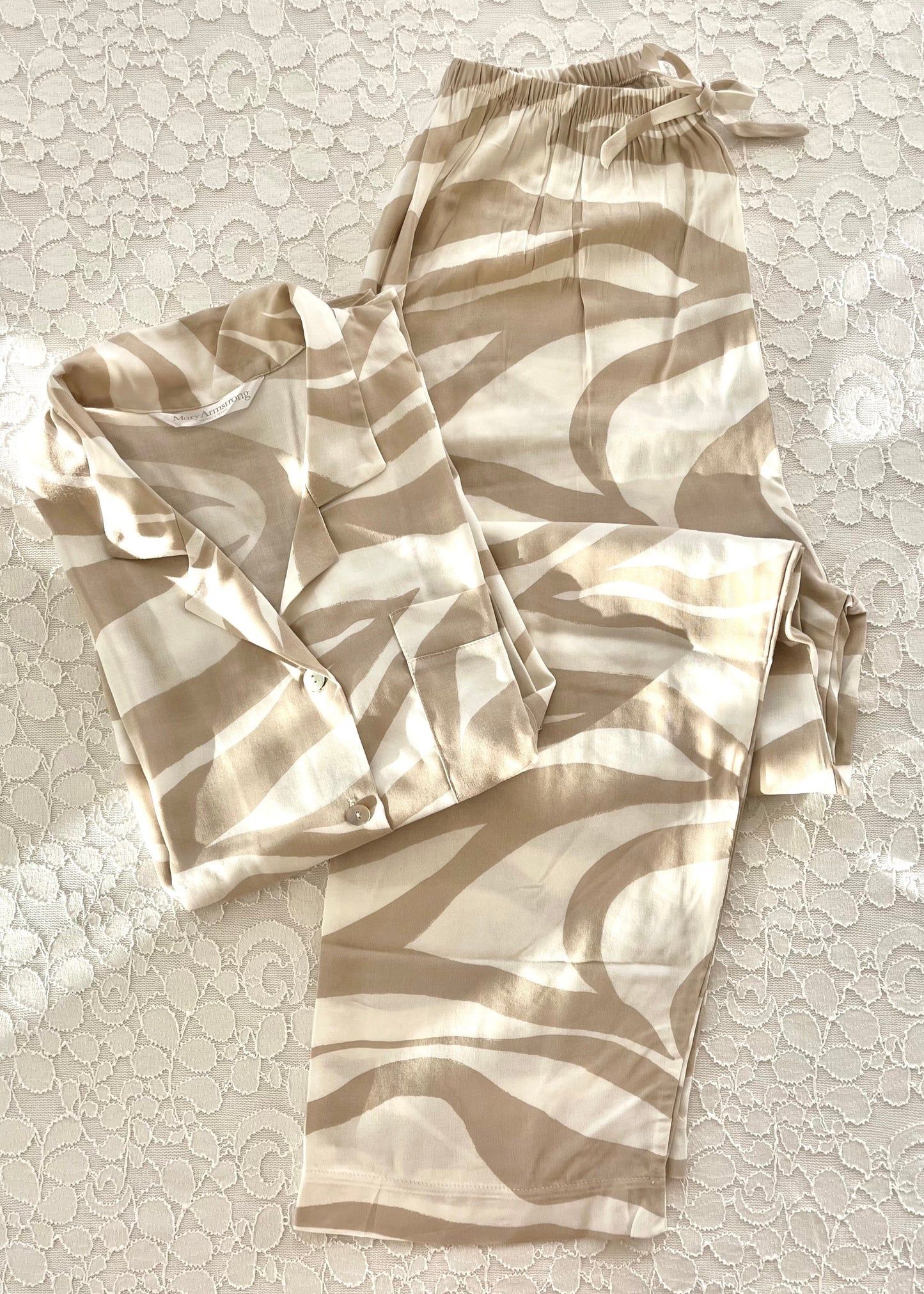 PIJAMA CHARLOTTE BEIGE/CREMA