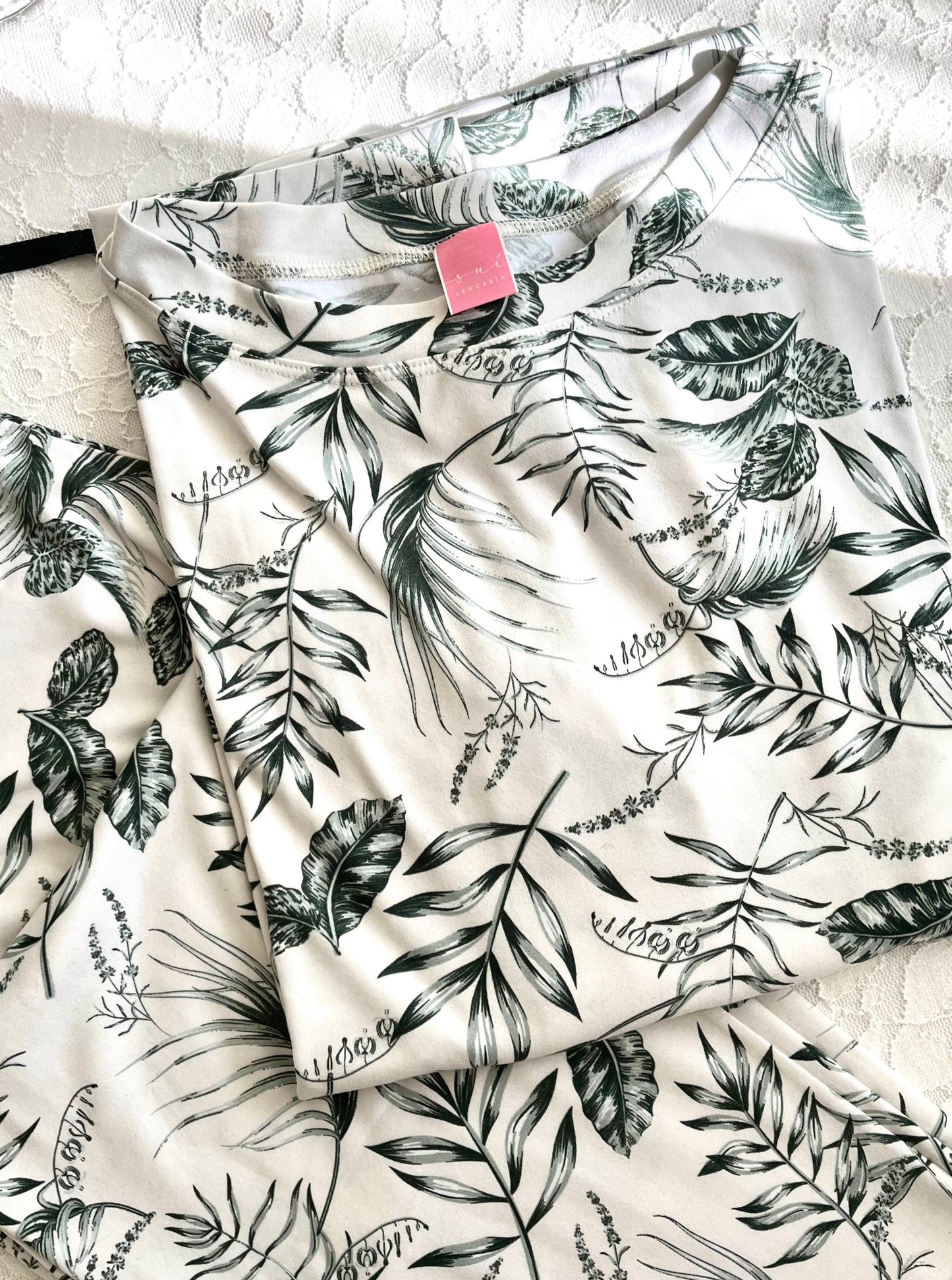 PIJAMA LOUNGEWEAR HOJAS VERDES
