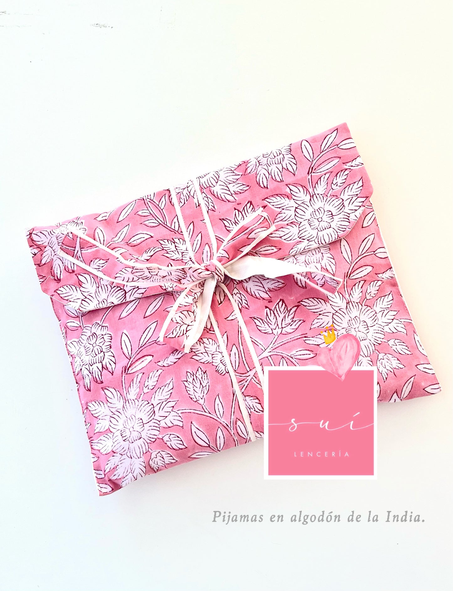 PIJAMA ROSADO FLORES BLANCAS (manga corta)