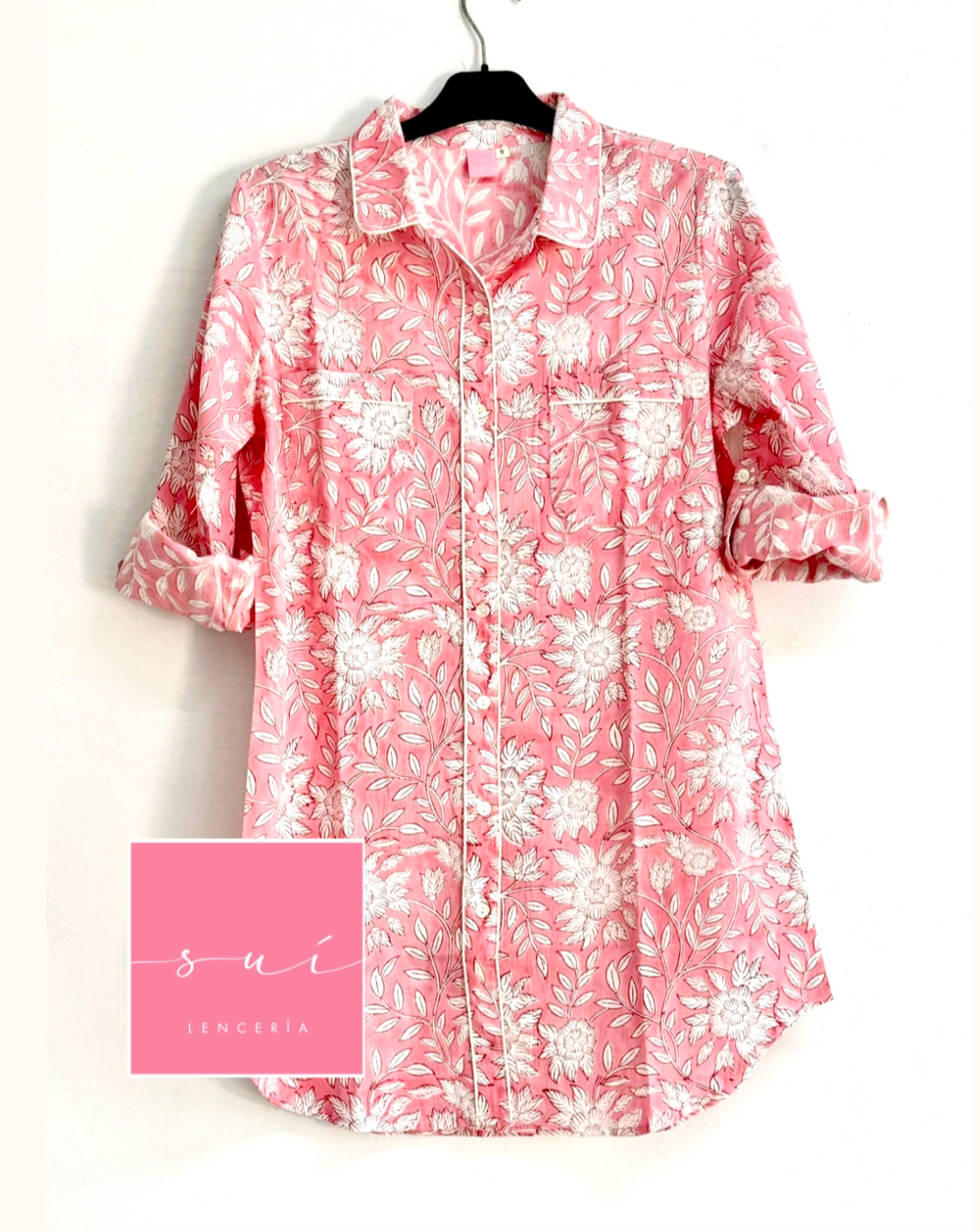 CAMISOLA ROSADA FLORES BLANCAS