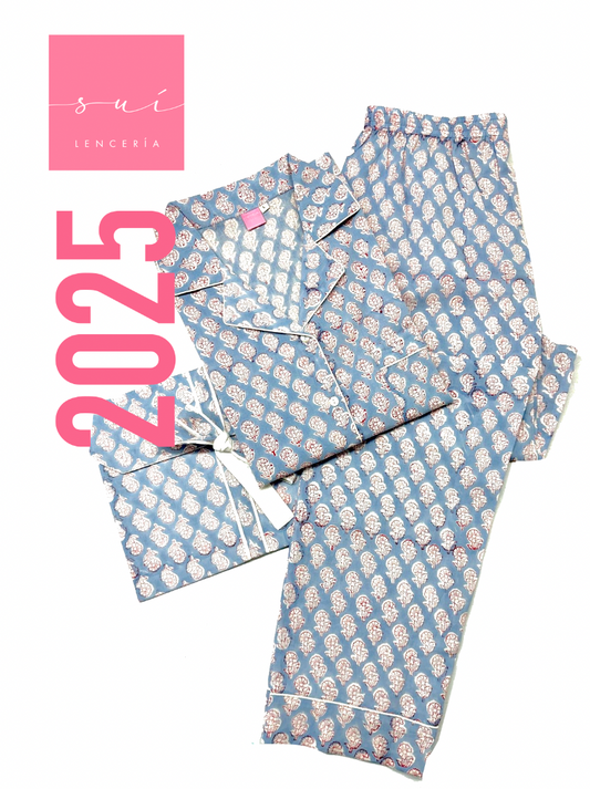 PIJAMA SUI 2025 / CELESTE