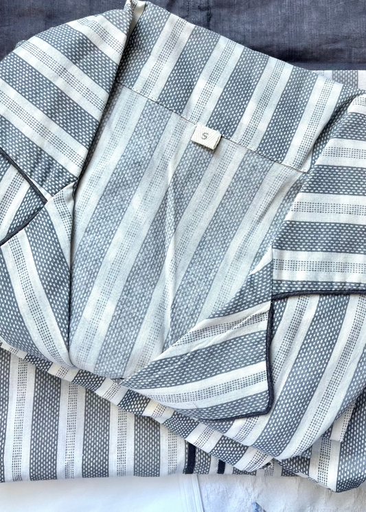 PIJAMA  LARGO RAYAS GRIS