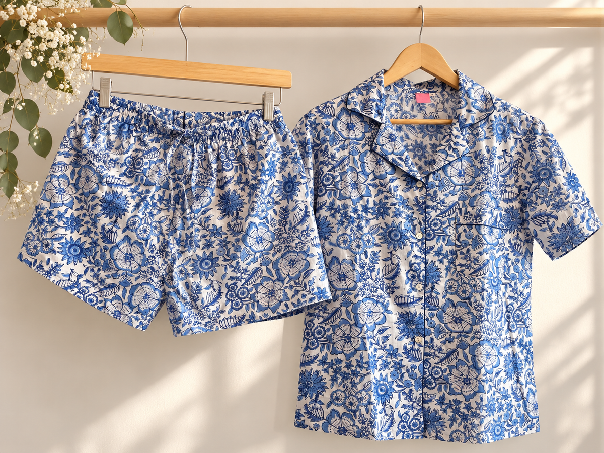 Pijama Sui Verano |estampado floral en tonos azul y blanco. 🌿✨