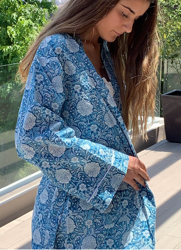 KIMONO CORTO CON BOLSILLOS AZULINO