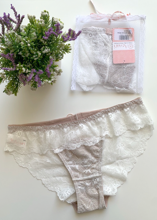 CALZON BEIGE CON ENCAJE CRUDO